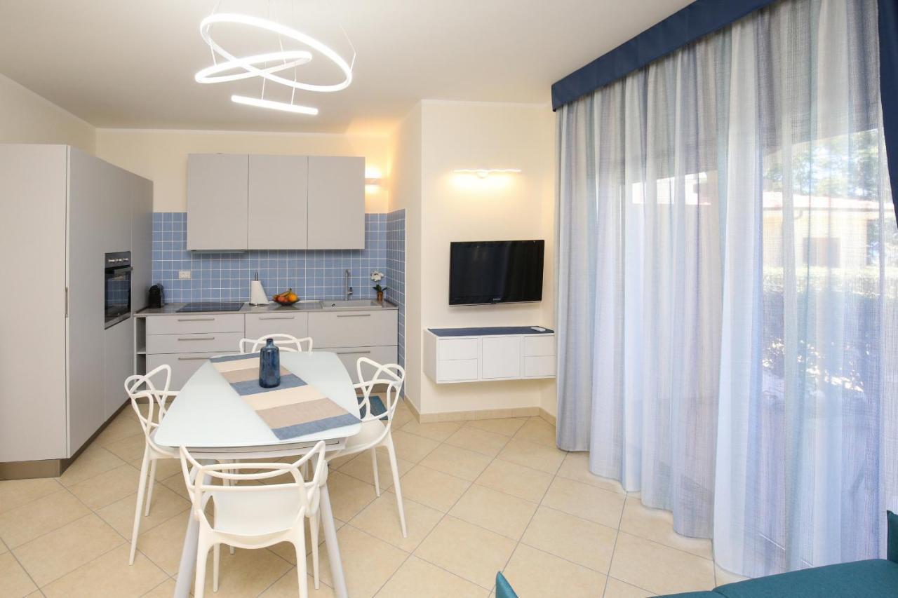 Swimming Pool And Relax Apartment Castelsardo Esterno foto